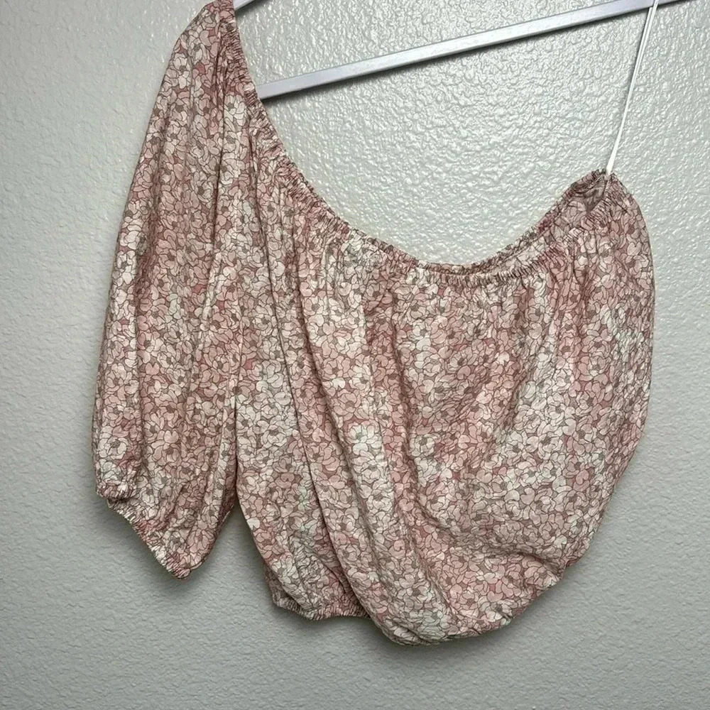 Banana Republic Small Pink One-Shoulder Floral Top